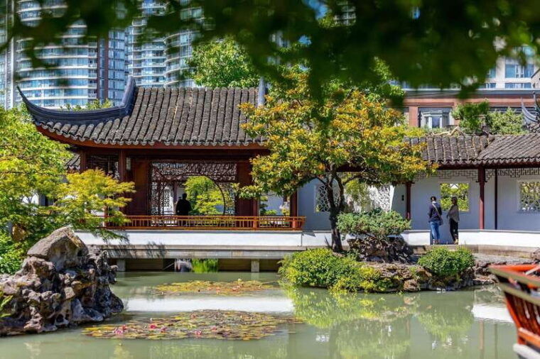 private-vancouver-amazing-highlight-tour-with-chinese-garden