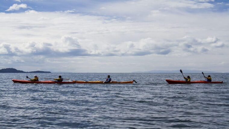 puno-uros-floating-island-kayak-experience-at-lake-titicaca