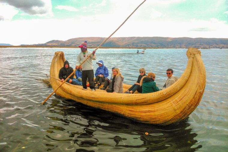 puno-uros-floating-islands-and-taquile-island-full-day-tour