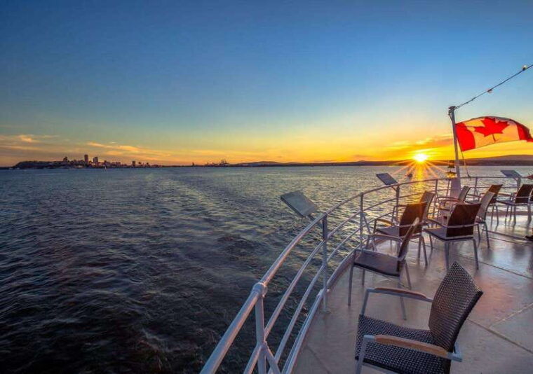 quebec-city-2-hour-cocktail-dj-evening-cruise