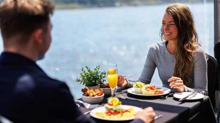 quebec-city-weekend-river-brunch-cruise-with-vip-option