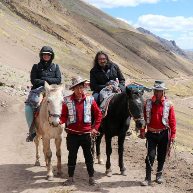 rainbow-mountain-horseback-riding-tour-buffet-lunch-4