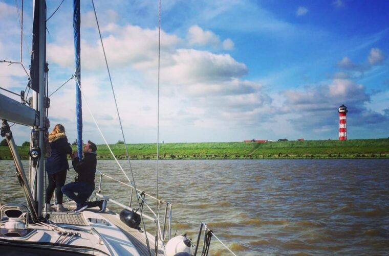 real-sailing-trip-towards-the-north-sea-from-to-wedel