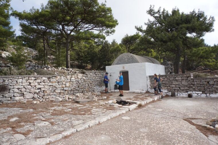 rhodes-hiking-tour-to-the-summit-of-akramitis-with-photos