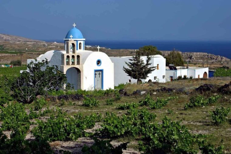 santorini-mesa-gonia-pyrgos-and-oia-tour