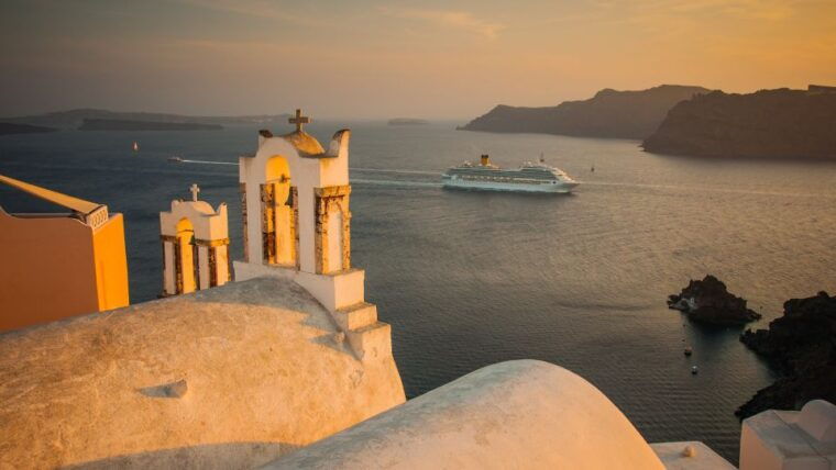 santorini-oia-and-ammoudi-private-sunset-experience