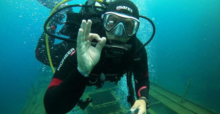 santorini-scuba-diving-experience-in-caldera-for-beginners