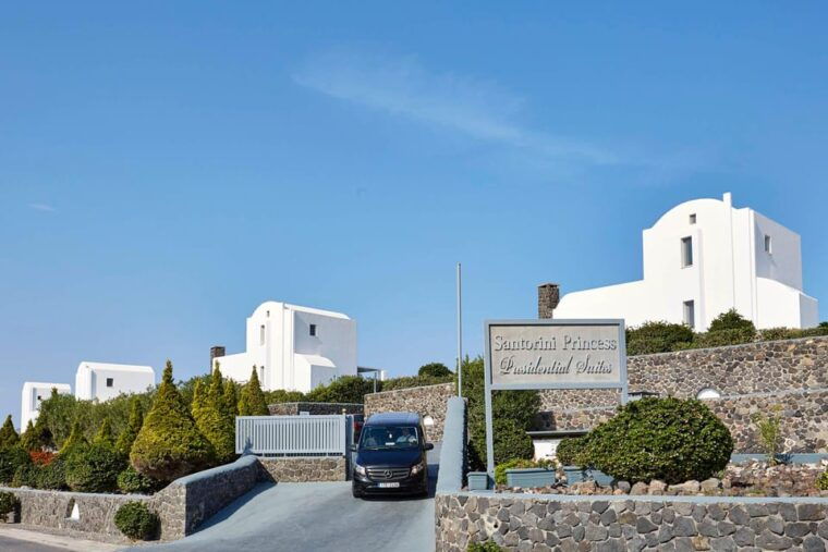 santorini-spa-break-pool-day-access-for-friends