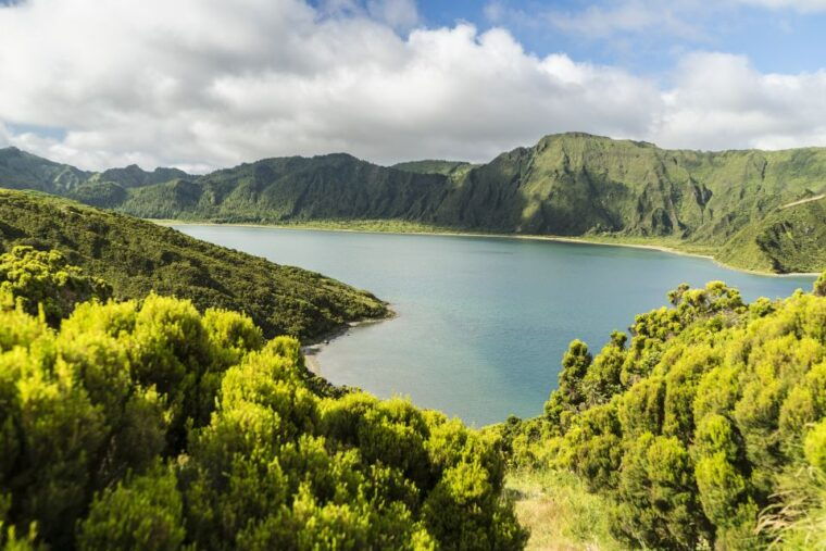 sao-miguel-full-day-hike-to-lagoa-do-fogo