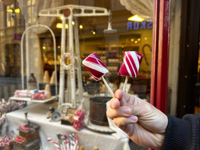 secret-walking-food-tour-stockholm-old-town