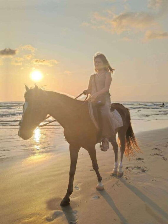 seminyak-beach-horse-riding-experience
