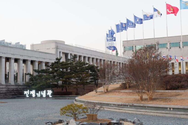 seoul-dmz-peace-trail-barracks-aegibong-war-museum-tour