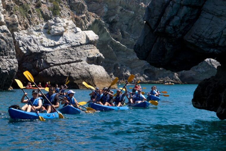 sesimbra-arrabida-natural-park-caves-guided-kayaking-tour