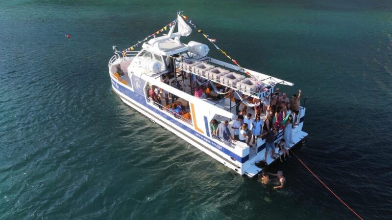 sesimbra-family-friendly-boat-sea-tour-w-submarine-vision