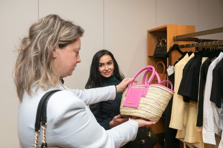 shopping-in-venice-with-a-personal-stylist
