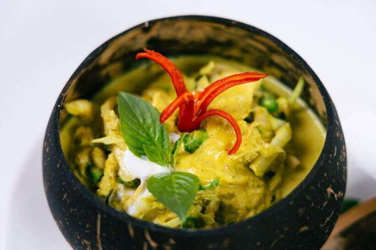 siem-reap-dinner-and-traditional-show-with-hotel-transfer