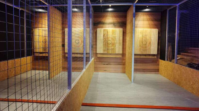 singapore-axe-factor-axe-throwing-experience