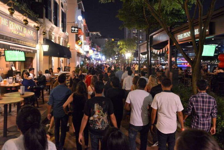 singapore-pub-crawl-party-like-a-local