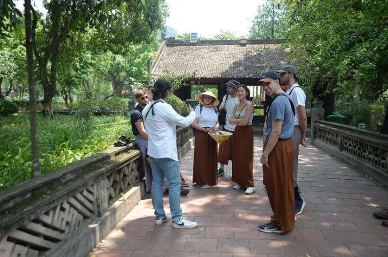 small-group-tour-hoa-lu-trang-an-mua-cave-from-ninh-binh