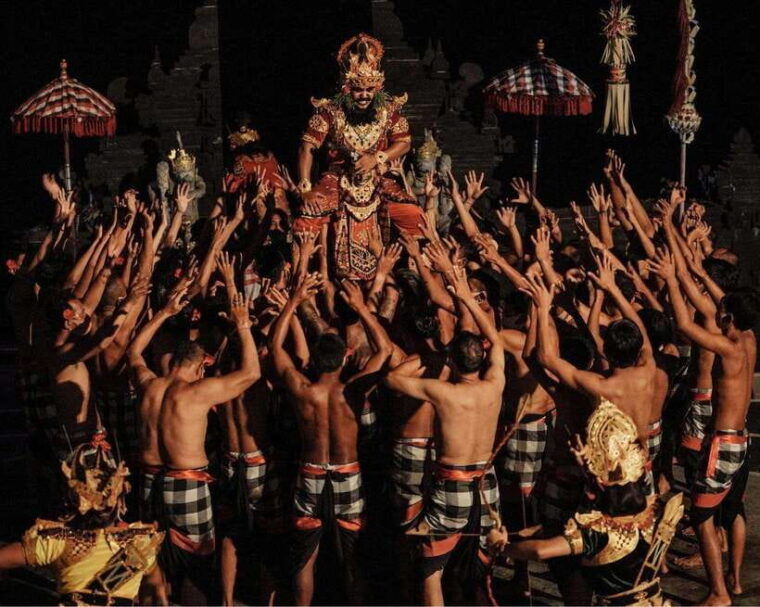 south-bali-gwk-melasti-beach-and-kecak-dance-tour