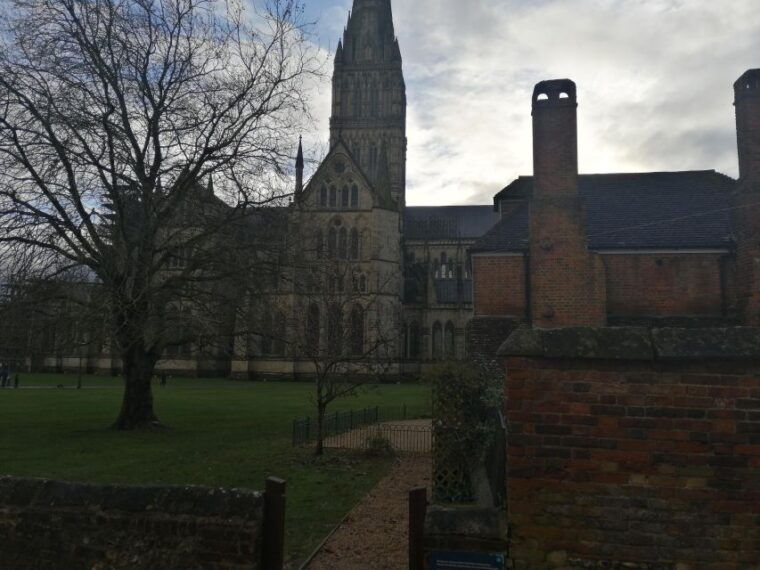 southampton-to-london-via-sailsbury-winchester-cathedral