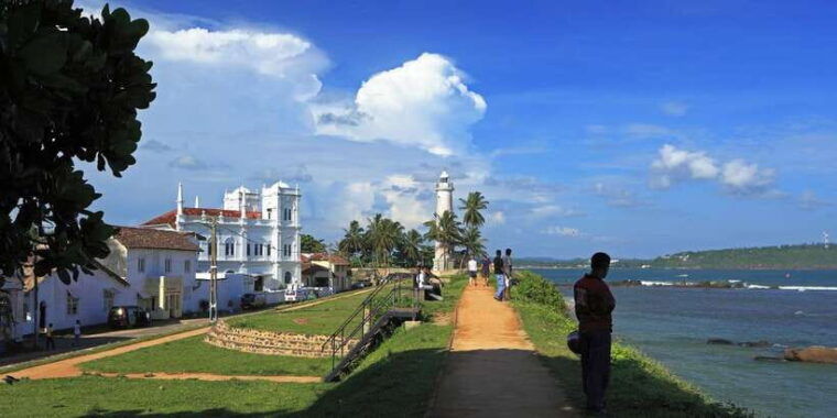 southern-sri-lanka-sea-sand-marine-life-2-day-tour