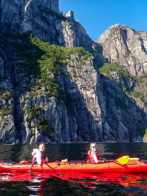 stavanger-lysefjord-kayak-safari-waterfalls-pulpit-rock