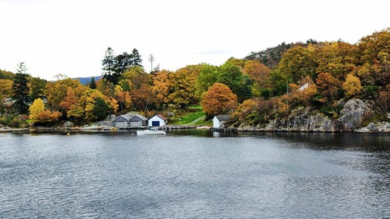 stavanger-scenic-fjord-cruise-to-lysefjord-and-preikestolen