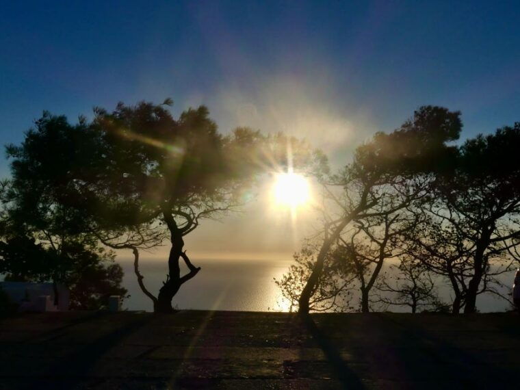 sunrise-caldera-hike-with-snacks