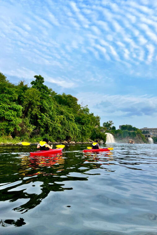 sunset-kayak-tour-in-downtown-ottawa-and-gatineau