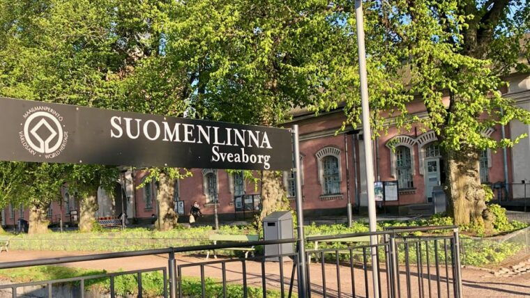 suomenlinna-tour-in-french-with-doro