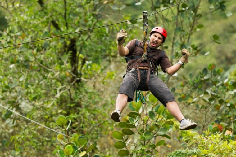 tambopata-zipline-adventure-kayak-to-monkey-island