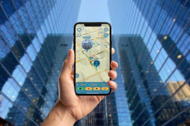 the-reel-toronto-walking-tour-with-smartphone-app