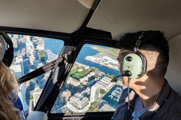 toronto-city-sightseeing-helicopter-tour