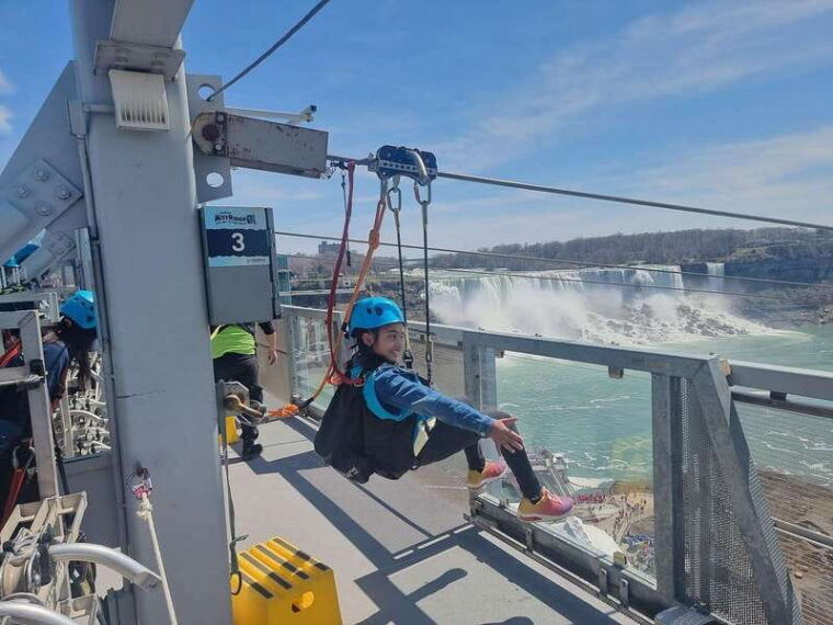 toronto-niagara-falls-guided-day-tour-with-boat-option