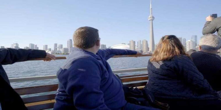 toronto-walking-tour-w-boat-cruise