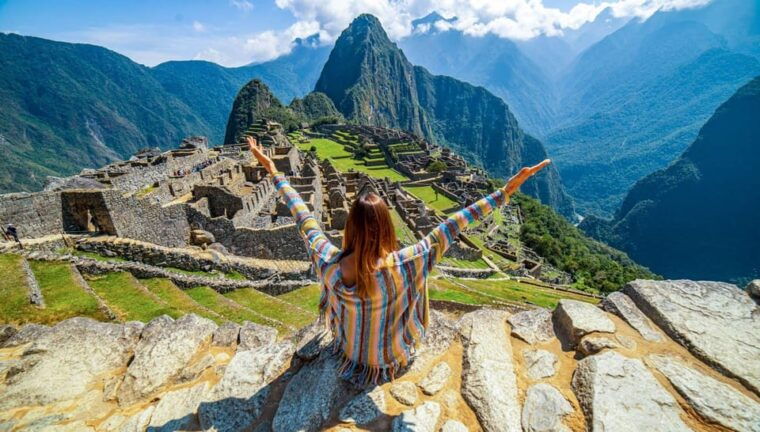 tour-to-machupicchu-and-rainbow-mountain