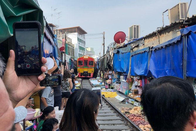 Train & Floating Market Food Adventure + Scenic train ride - FAQ