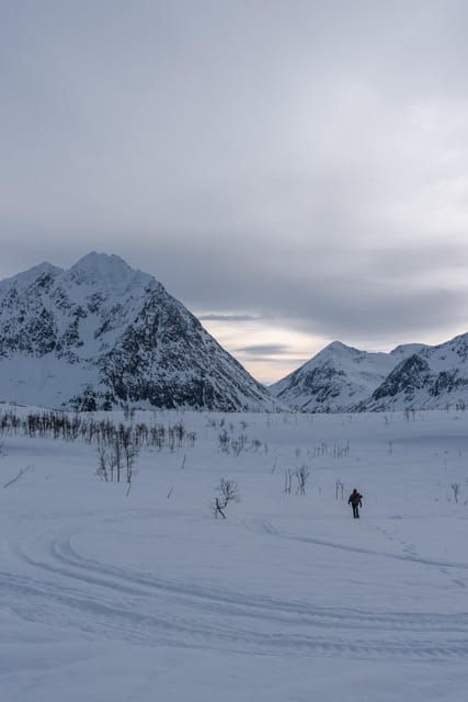 tromso-snowshoeing-excursion-to-view-point