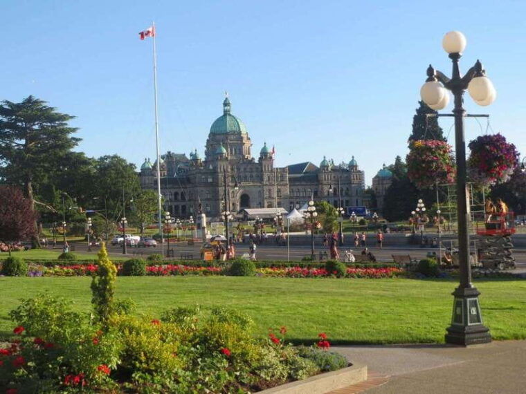 vancouver-victoria-and-butchart-gardens-by-seaplane