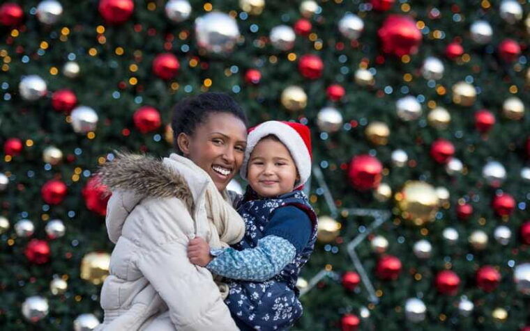 vancouvers-festive-shoreline-a-christmas-walking-tour