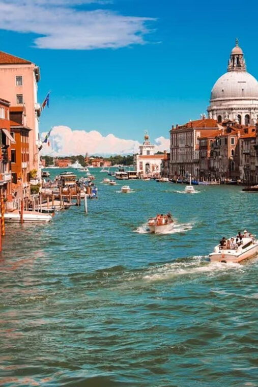 venetian-gondola-serenade-a-romantic-journey-private