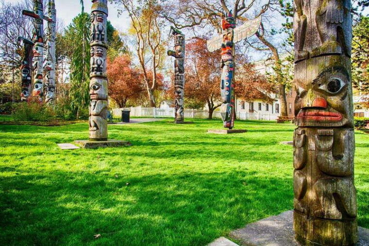 victoria-city-highlights-and-butchart-gardens-tour
