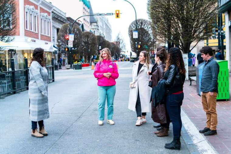 victoria-sip-savor-stroll-evening-food-tour