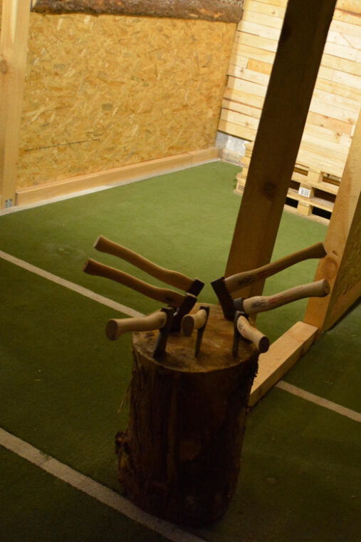 warsaw-axe-throwing-experience