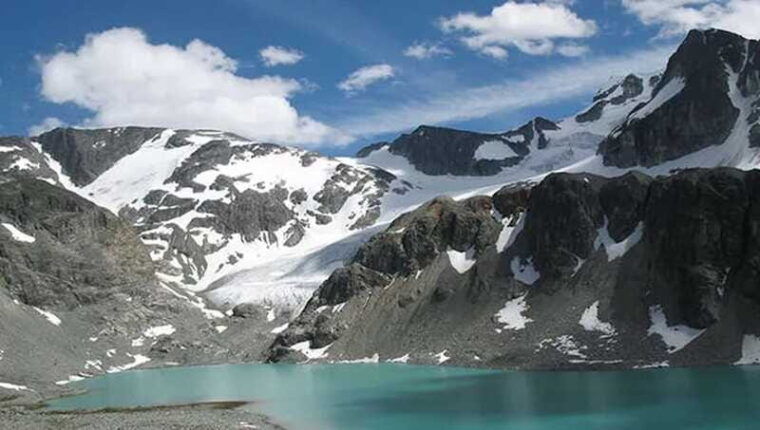 whistler-glacier-helicopter-tour-over-wedge-mountain