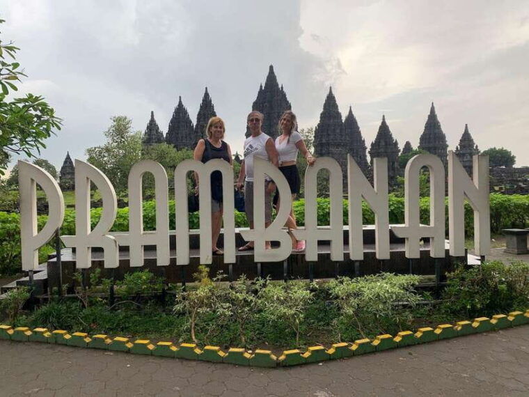 yogyakarta-10-hours-private-car-hire-customized-city-tour