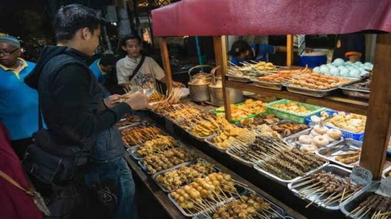 yogyakarta-culinary-food-and-walking-tour-with-local