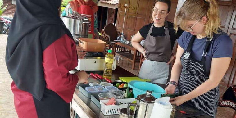 yogyakarta-javanese-cooking-class-market-tour