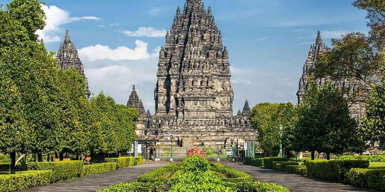 yogyakarta-prambanan-temple-afternoon-tour-and-dinner